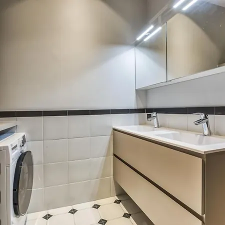 Majestic Broadway - 4 Star With Spectacular Views Apartment *