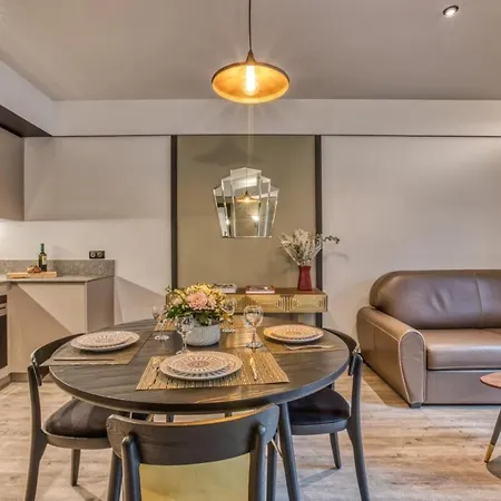 Majestic Broadway - 4 Star With Spectacular Views *