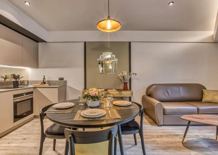 Majestic Broadway - 4 Star With Spectacular Views *